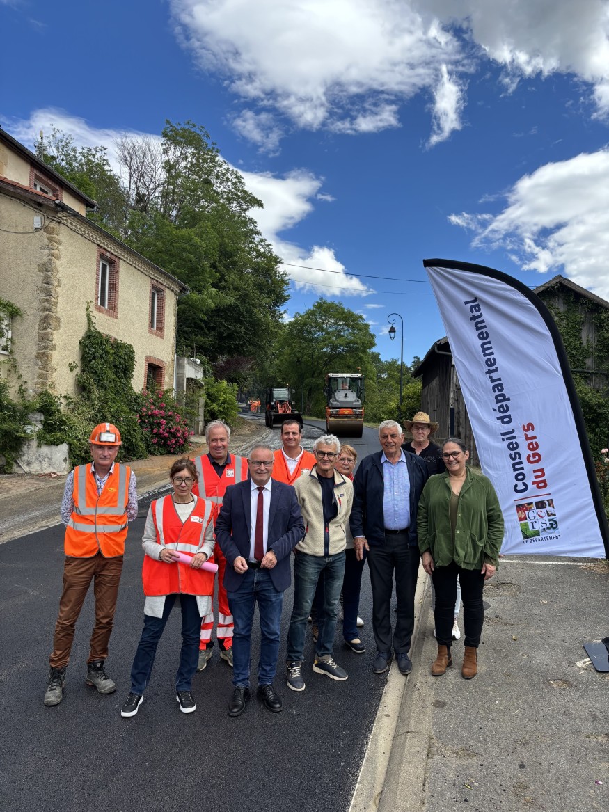 Rénovation des routes départementales : la traversée de Montesquiou fait peau neuve
