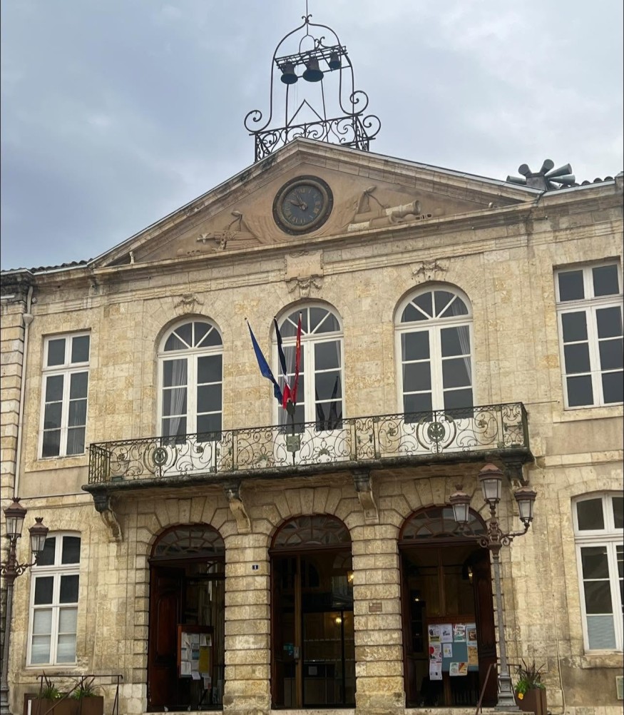 Obsèques de Lyhanna : les maires du Gers invités à observer un temps de recueillement et à mettre les drapeaux en berne vendredi