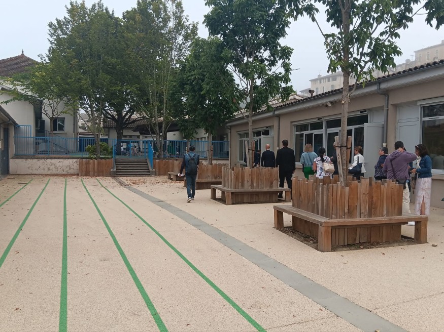 « Les personnels eux-mêmes doivent acheter les dispositifs pour retrouver un peu de fraîcheur », les écoles gersoises peu adaptées à la chaleur selon une enquête SE-UNSA
