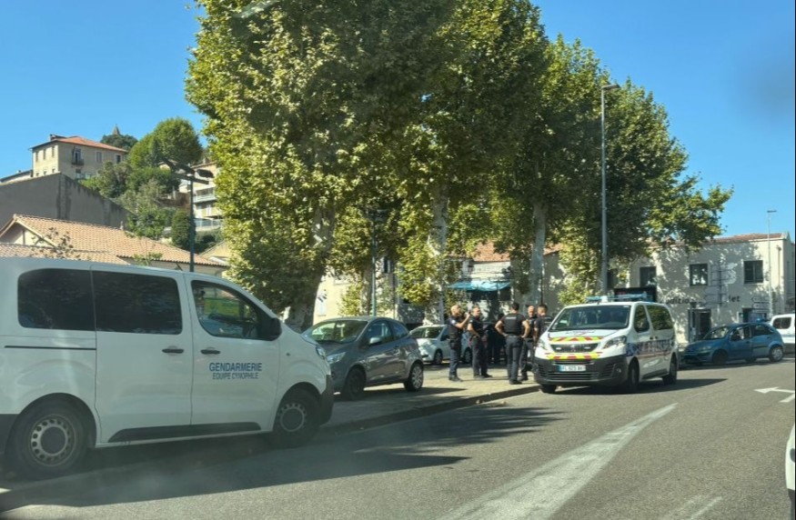Refus d’obtempérer à Auch : le conducteur d’une C3 prend la fuite après un accident